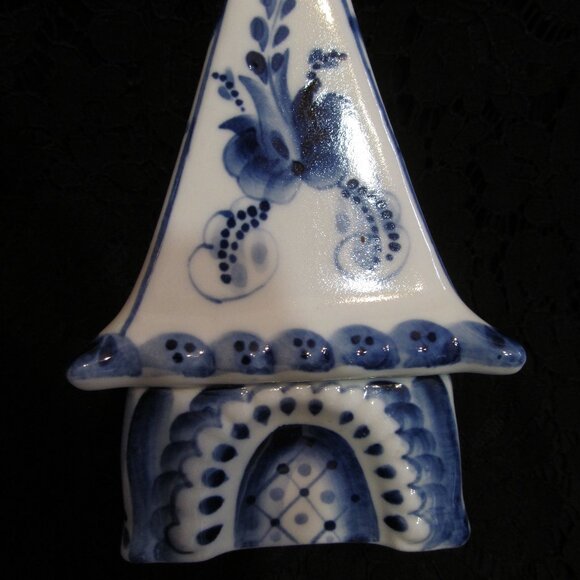 Gzhel porcelain House lidded trinket box blue white Made in Russia Гжель Unused - Picture 2 of 14
